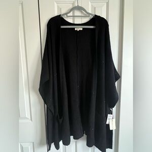 Margeaux & Ellie 3x poncho sweater